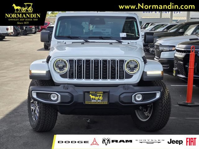 New 2026 Jeep Wrangler Unlimited Sahara AWD/4WD image 2