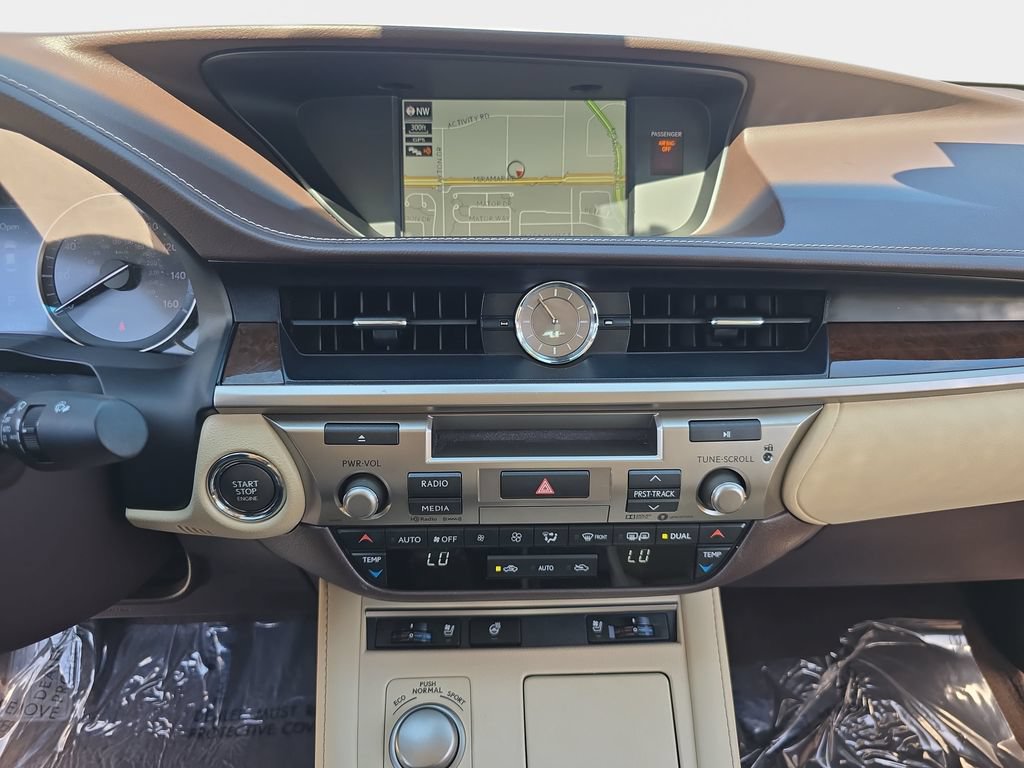 Used 2017 Lexus ES 350 w/ Navigation System Package FWD image 22