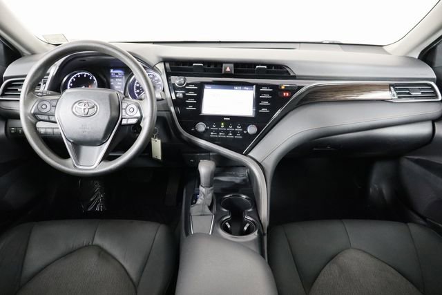 Used 2020 Toyota Camry LE image 14