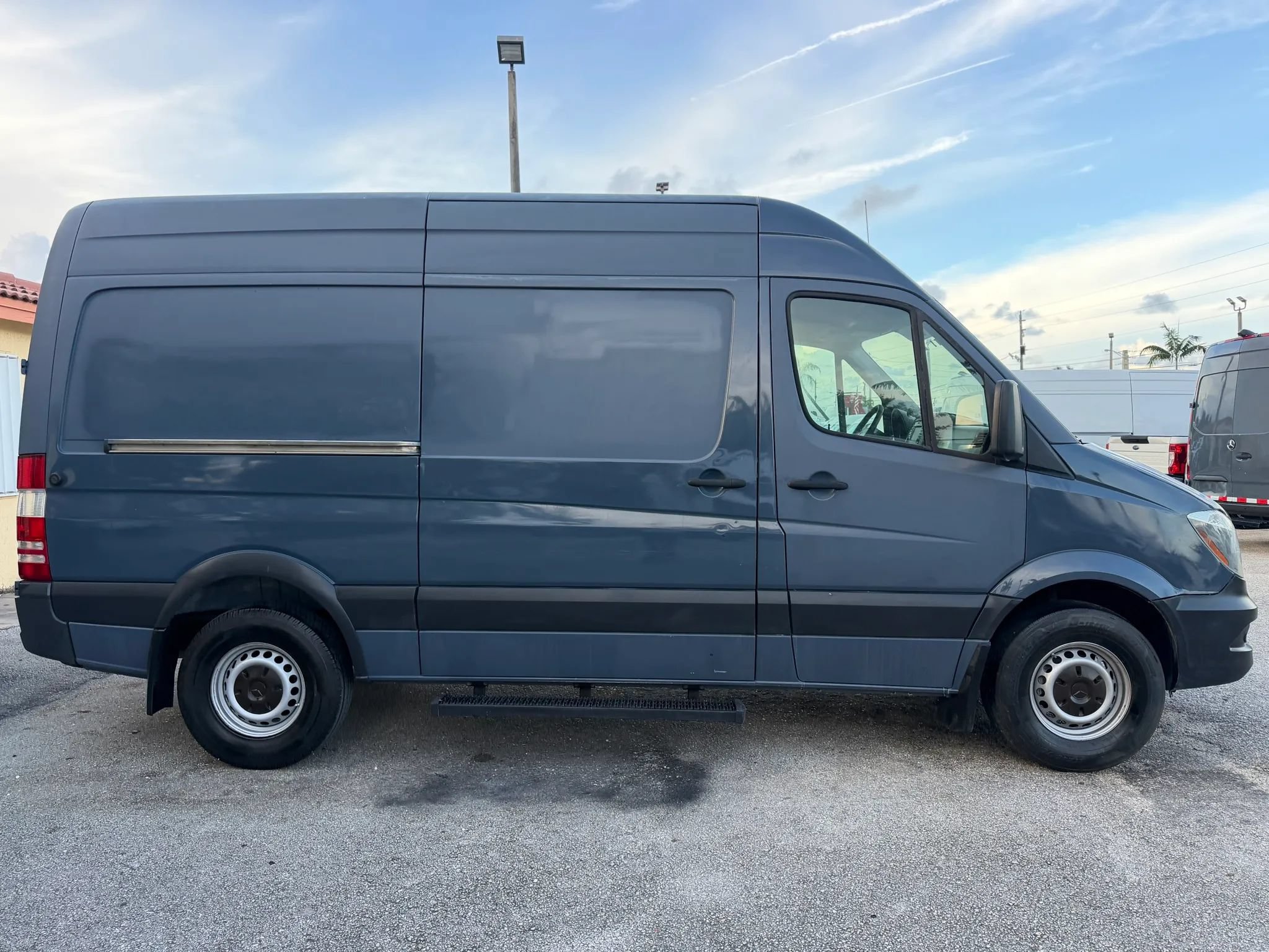 Used 2018 Mercedes-Benz Sprinter 2500 image 6