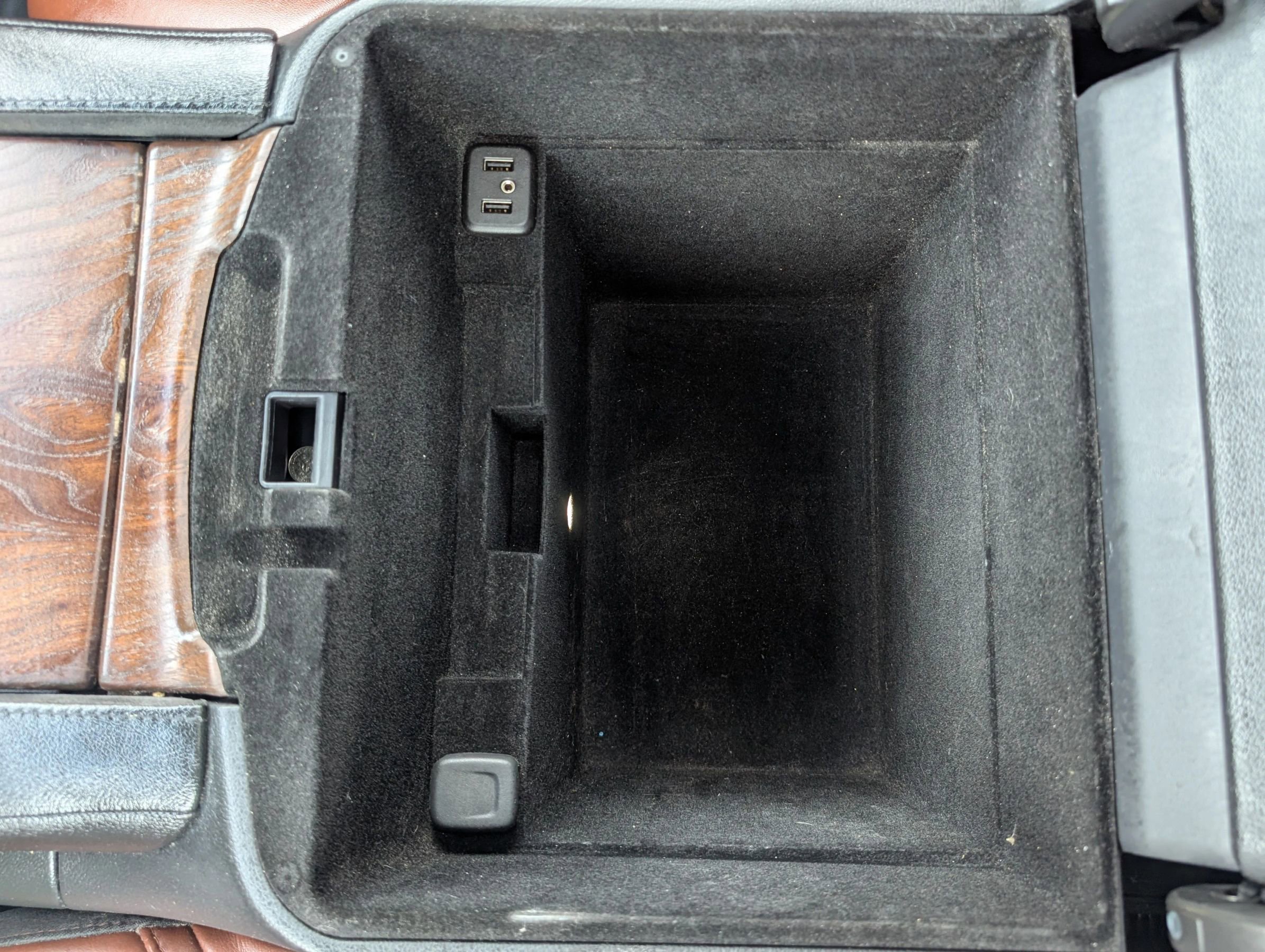 Used 2016 Cadillac Escalade Luxury image 35