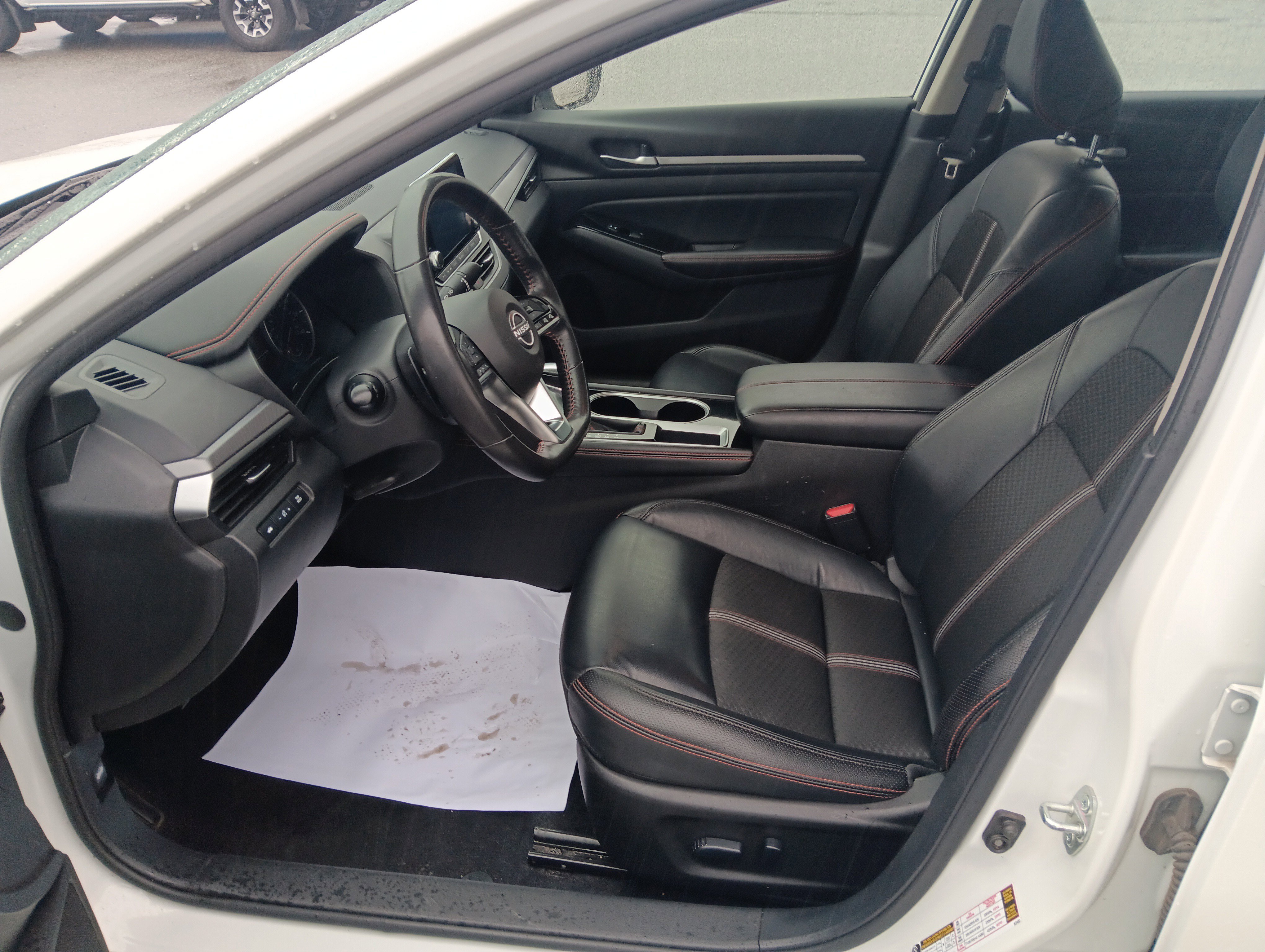 Used 2024 Nissan Altima 2.5 SR image 9