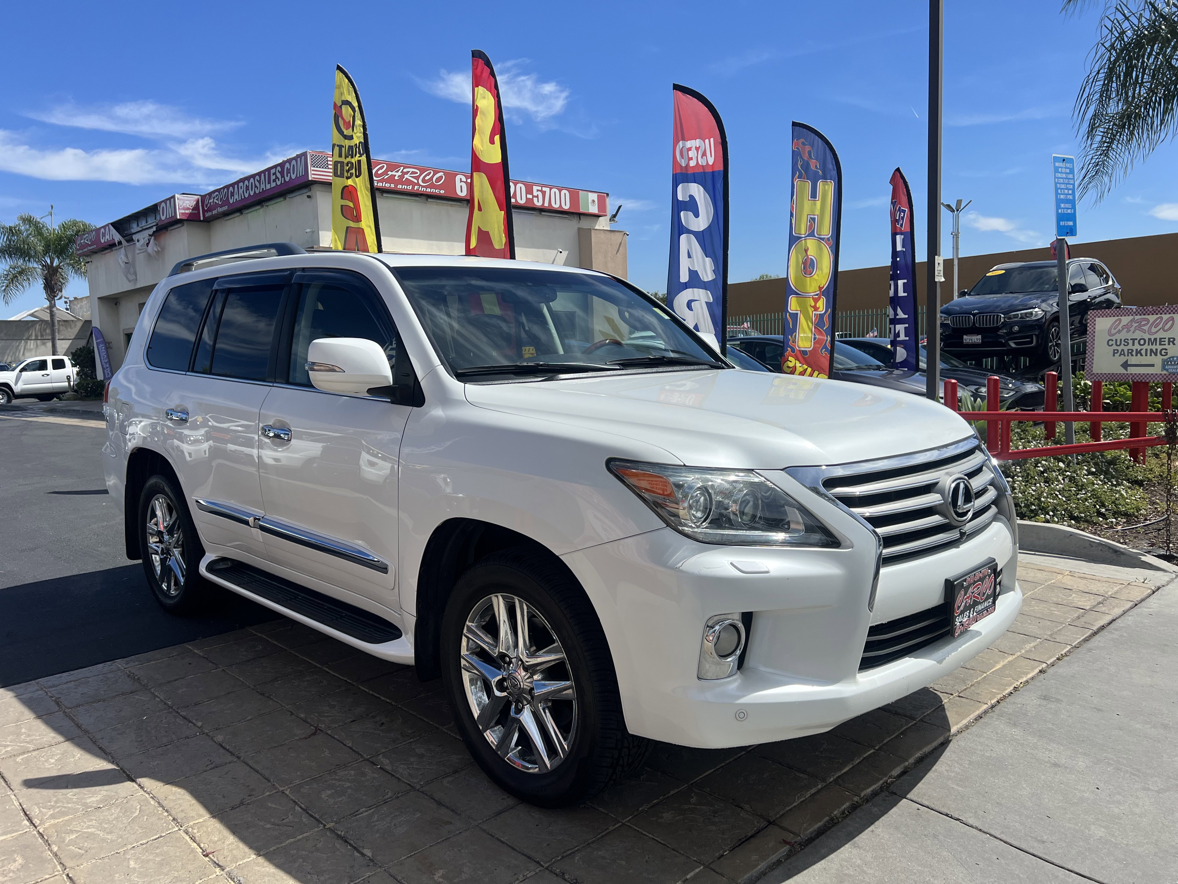 Used 2013 Lexus LX 570 4WD w/ Luxury Pkg image 2