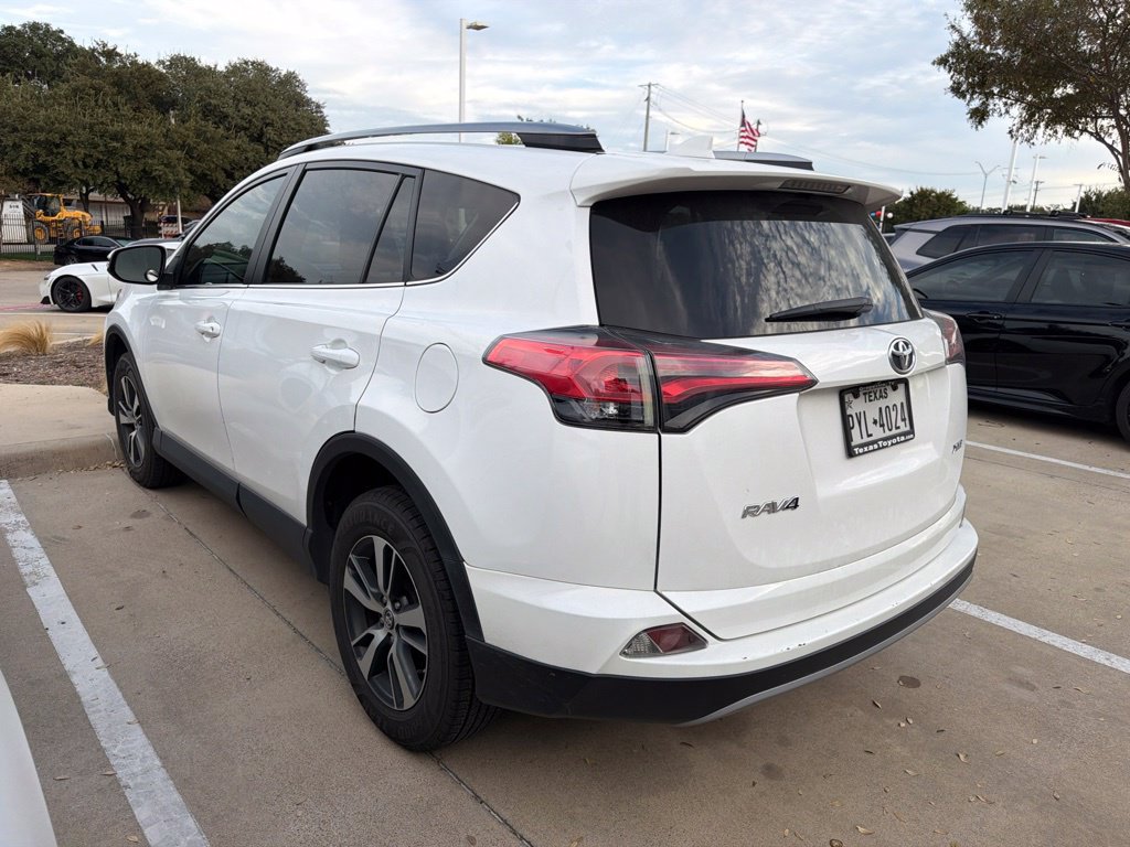Used 2018 Toyota RAV4 XLE w/ Plus Extra Value Package FWD image 9