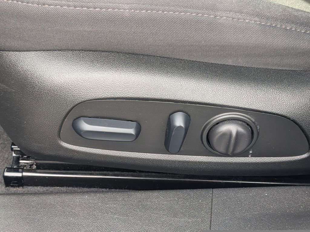 Used 2024 Chevrolet Malibu LT image 19