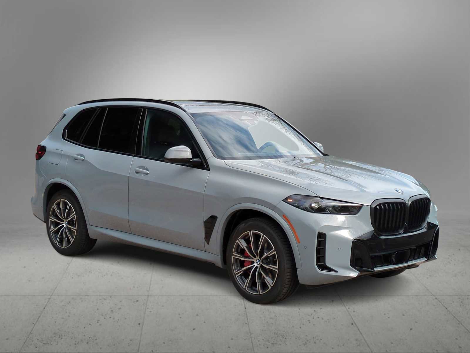 New 2026 BMW X5 xDrive40i w/ M Sport Package image 2