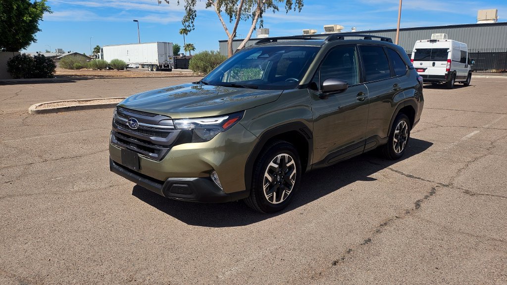 Used 2025 Subaru Forester Premium AWD/4WD image 4
