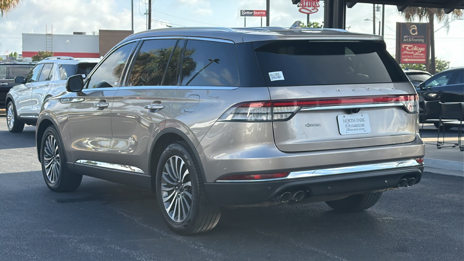 Used 2020 Lincoln Aviator Reserve w/ Equipment Group 201A RWD image 6
