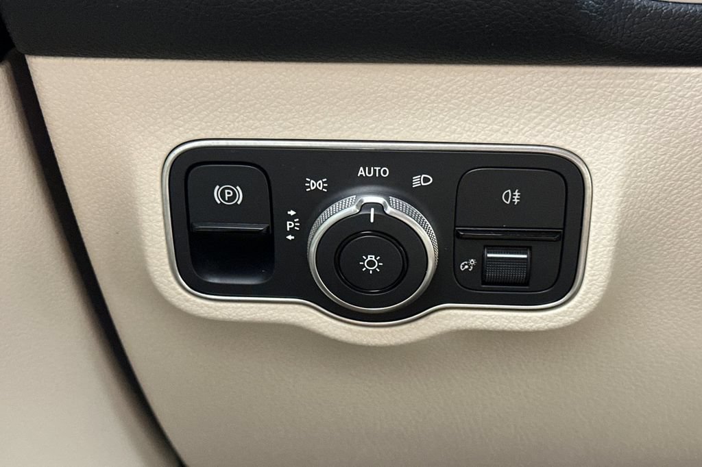 Certified 2024 Mercedes-Benz EQB 250+ image 32
