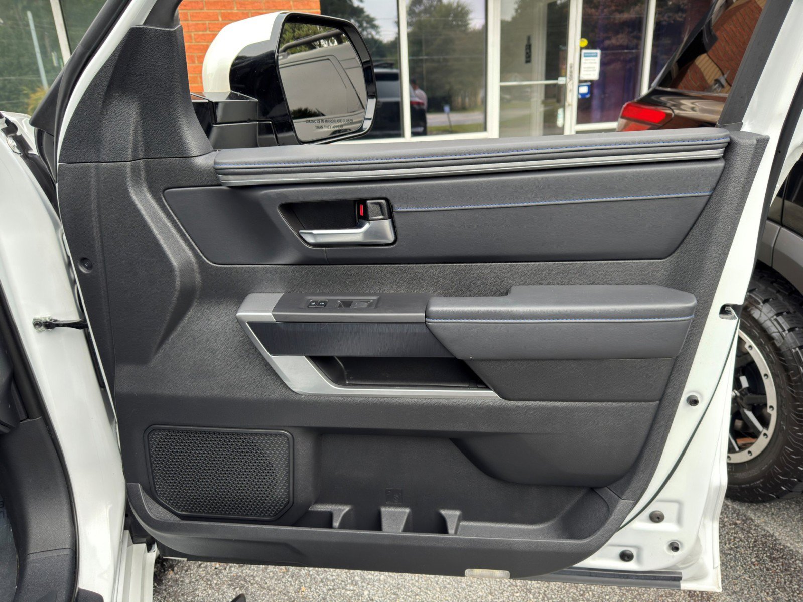 Used 2024 Toyota Tundra Platinum AWD/4WD image 48