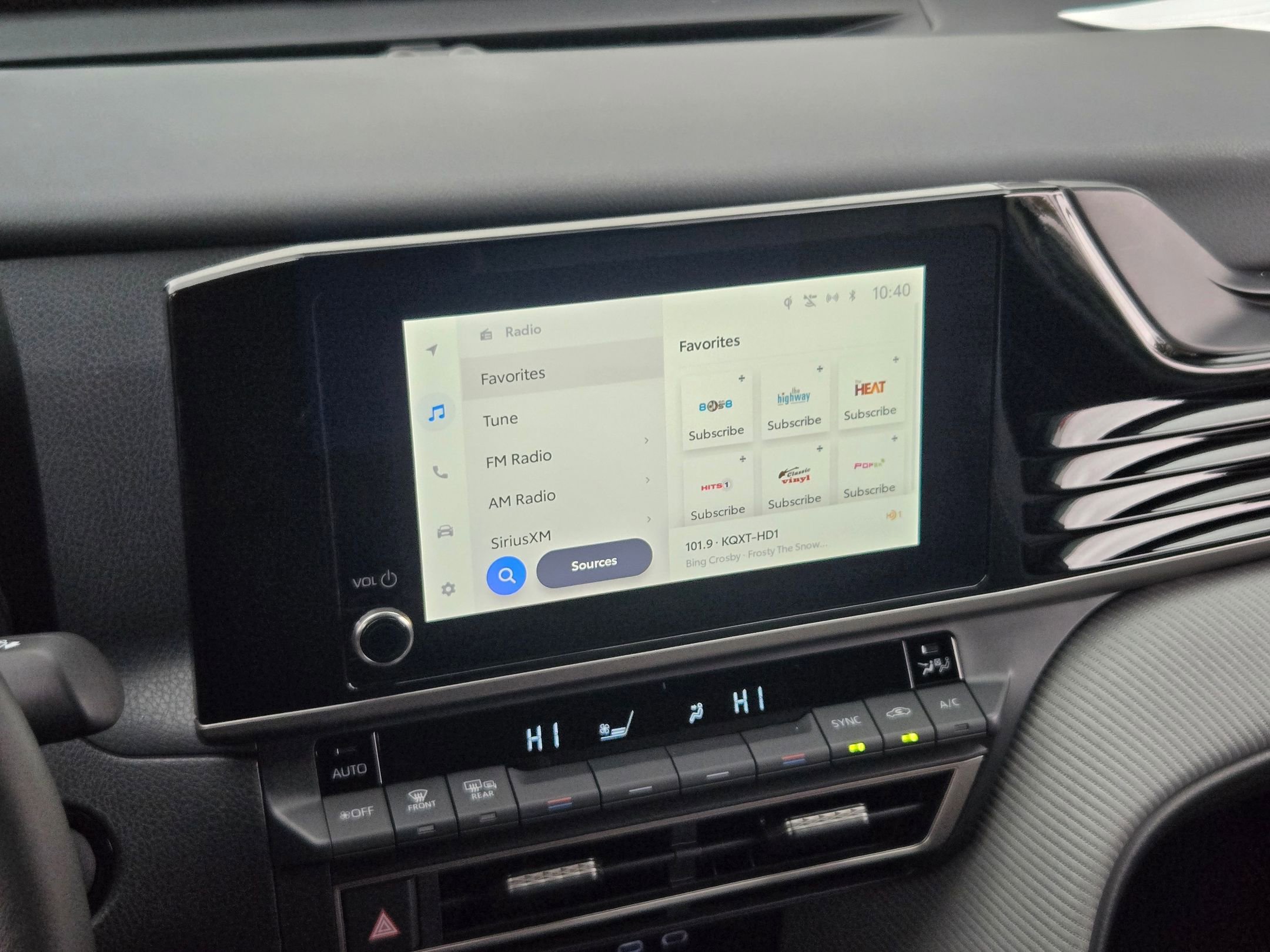 Used 2025 Toyota Camry SE image 17