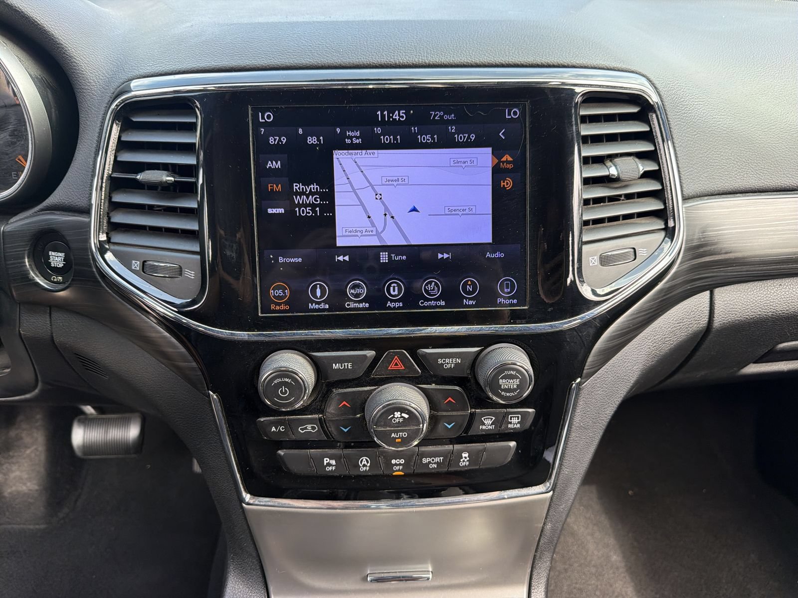 Used 2019 Jeep Grand Cherokee Laredo w/ Security & Convenience Group AWD/4WD image 30
