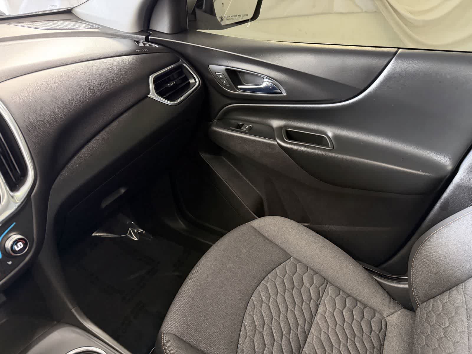 Used 2019 Chevrolet Equinox LT AWD/4WD image 25