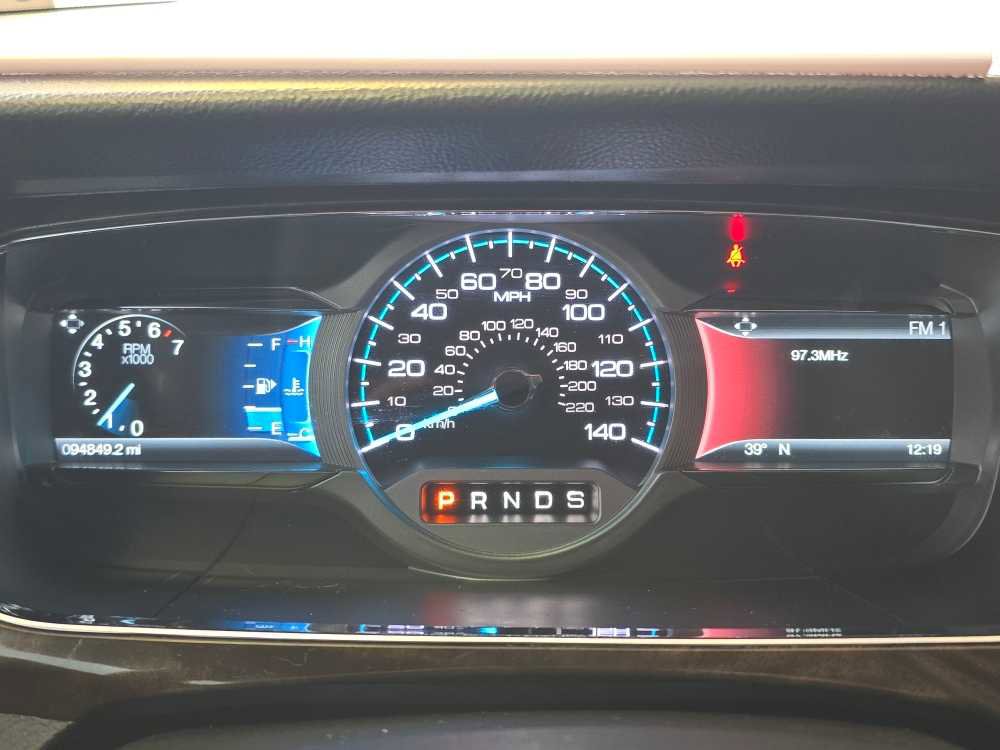 Used 2018 Ford Taurus Limited image 7