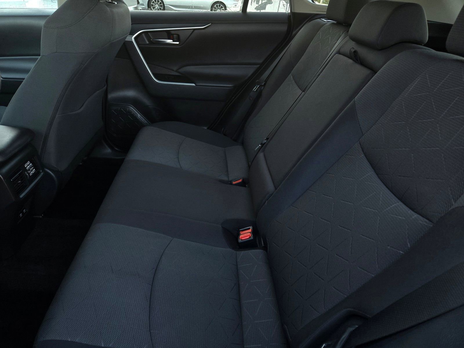 Used 2021 Toyota RAV4 XLE w/ XLE Grade Weather Package image 10