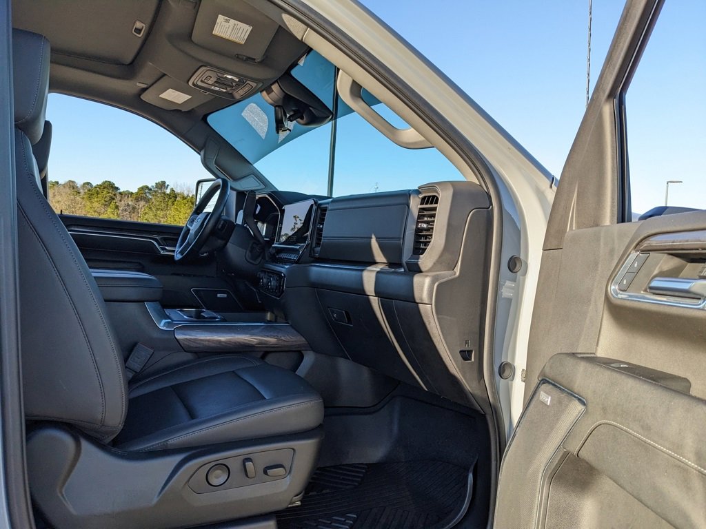 Used 2024 Chevrolet Silverado 2500 LTZ w/ LTZ Plus Package image 45