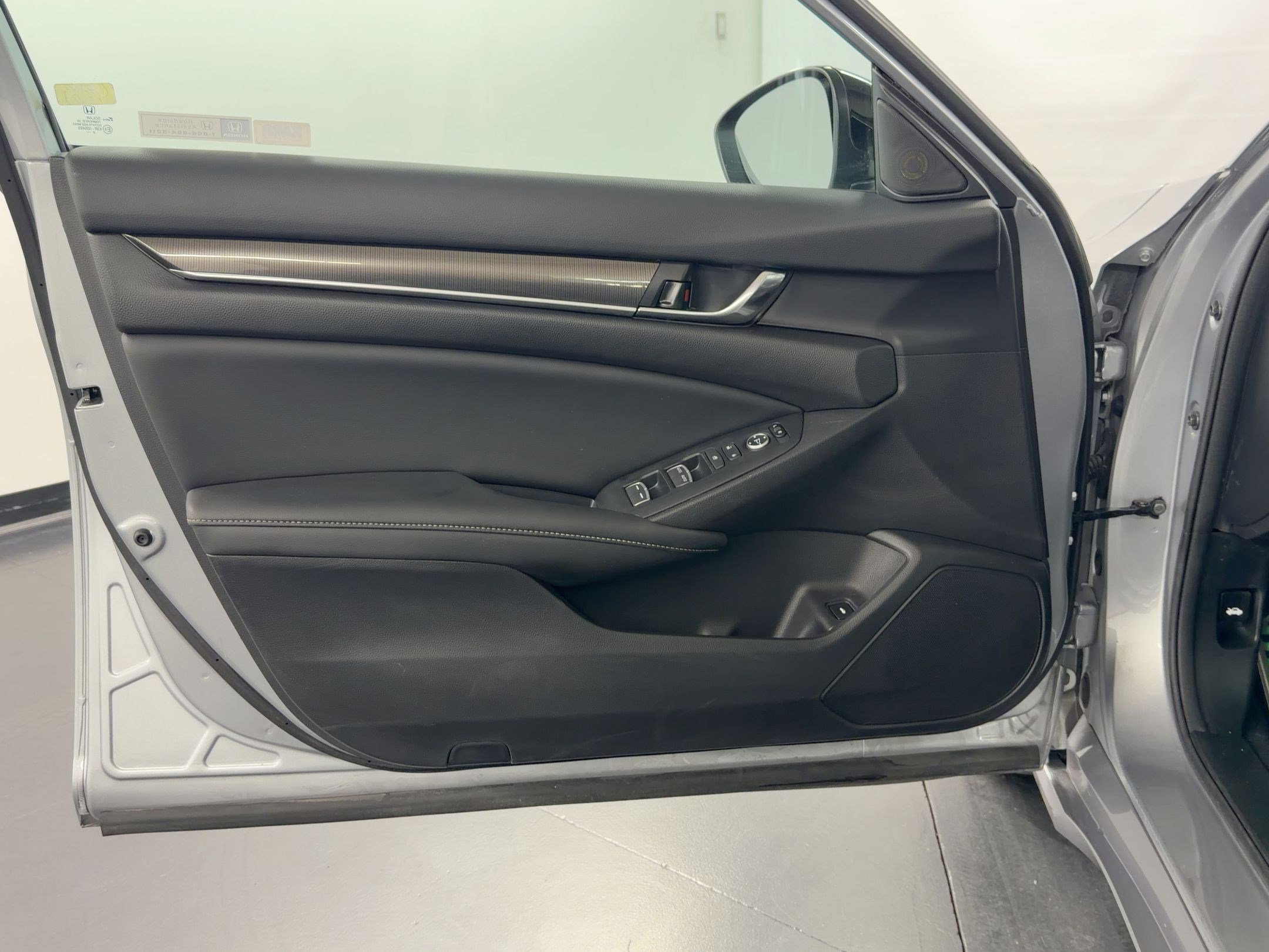 Certified 2022 Honda Accord Sport image 30