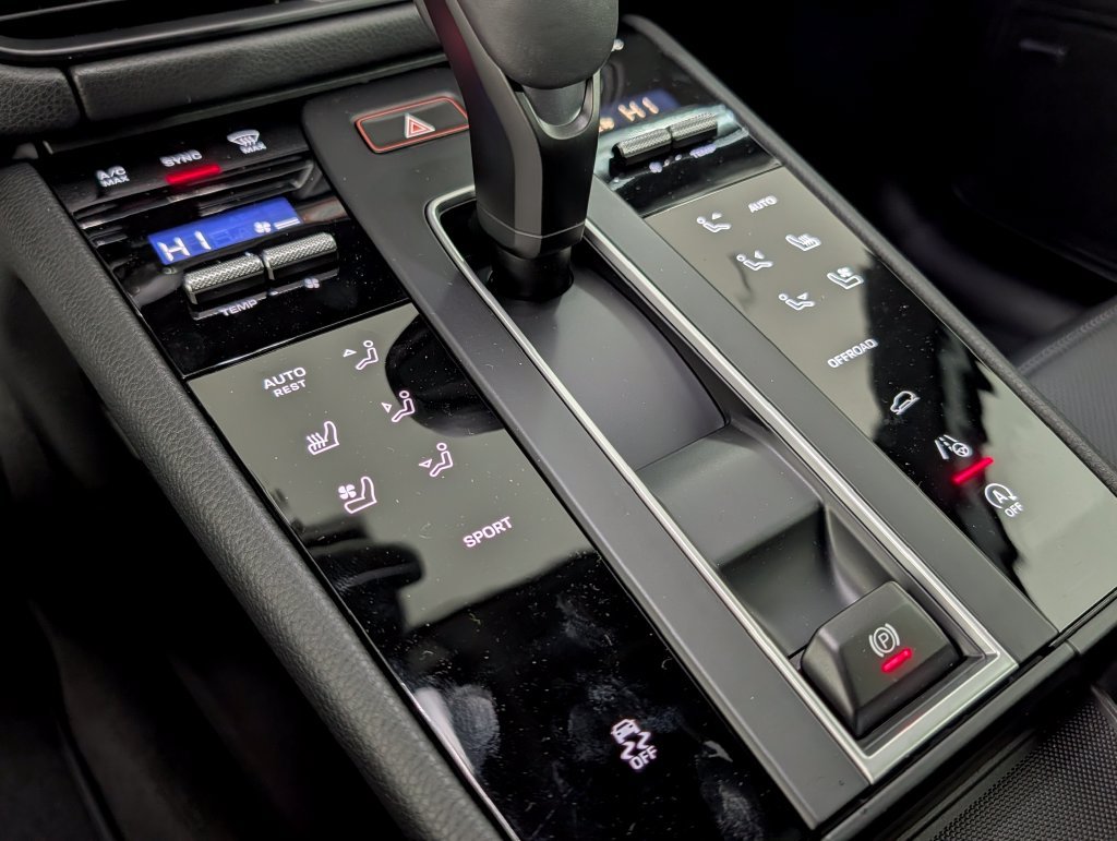 New 2026 Porsche Macan AWD/4WD image 33