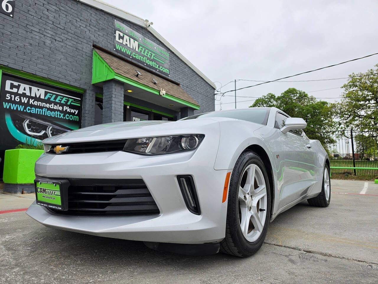 Used 2016 Chevrolet Camaro LT RWD image 2