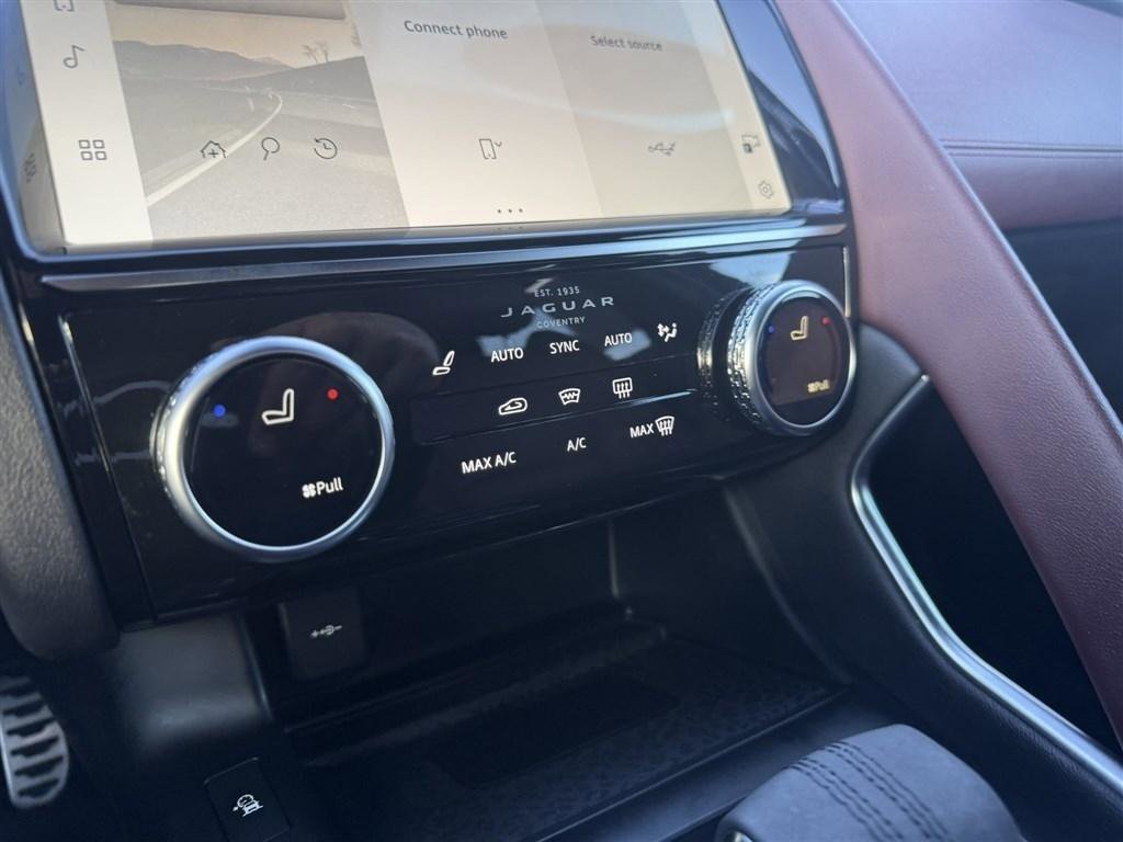 Used 2021 Jaguar E-PACE 300 Sport image 40