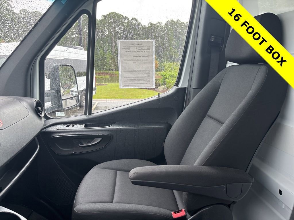 Used 2021 Freightliner Sprinter 3500 RWD image 35