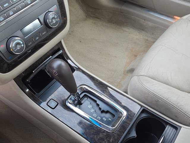 Used 2011 Cadillac DTS Luxury image 24