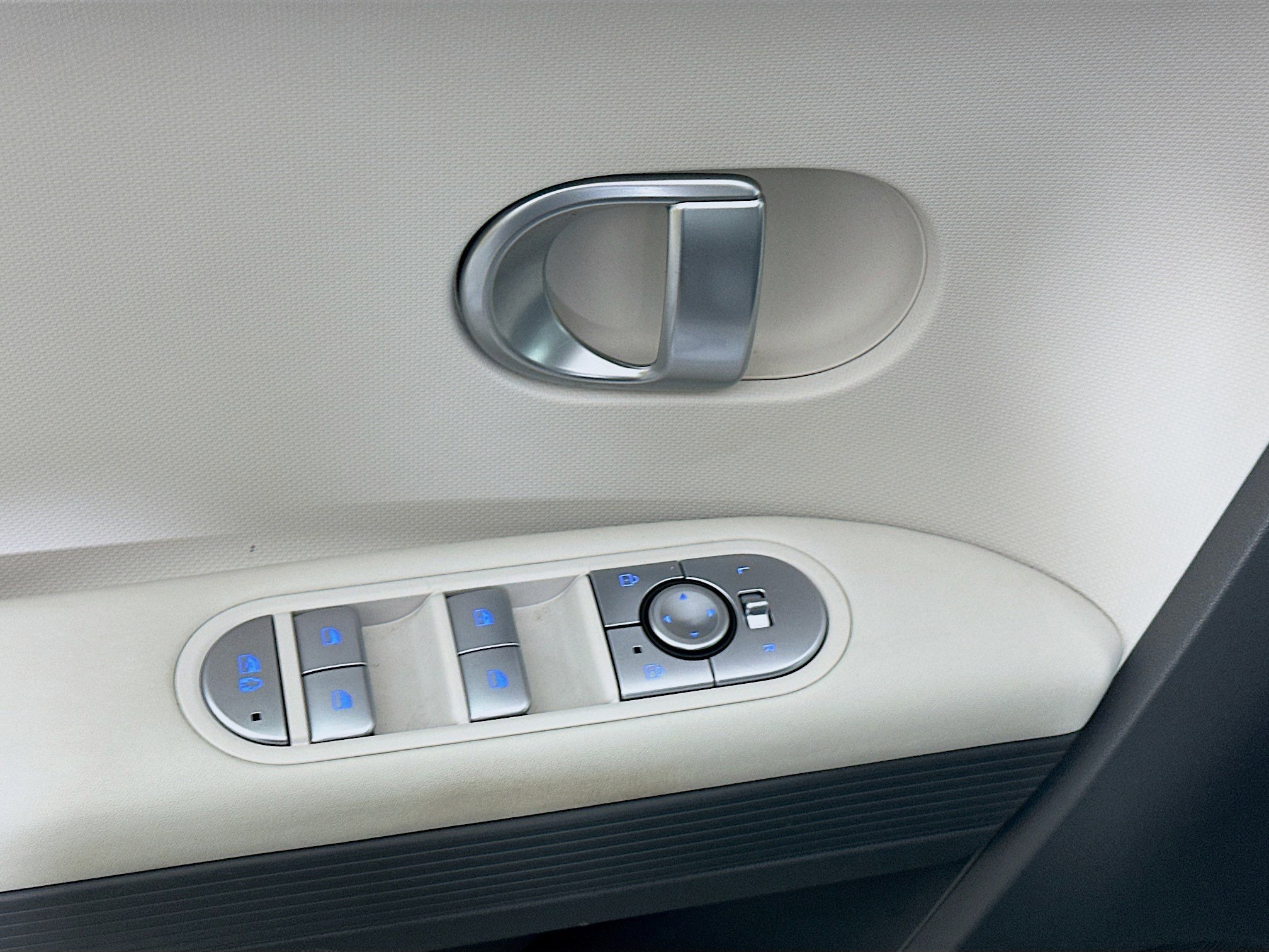 Used 2024 Hyundai Ioniq 5 SE image 15