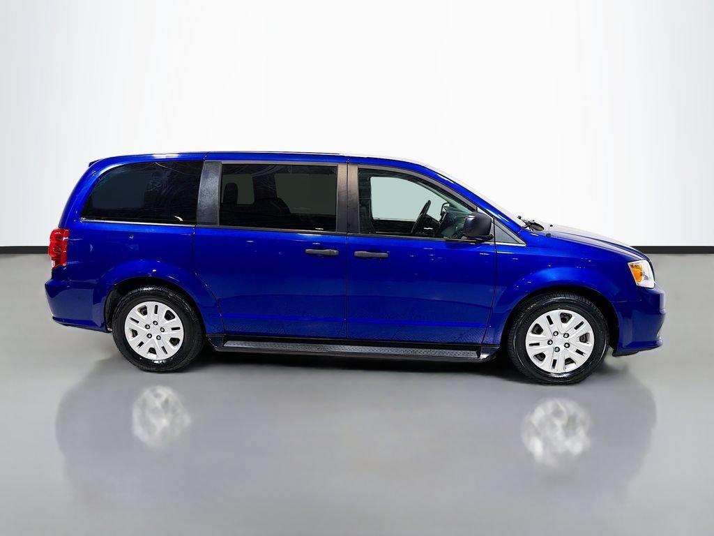 Used 2019 Dodge Grand Caravan SE w/ UConnect Hands-Free Group FWD image 8