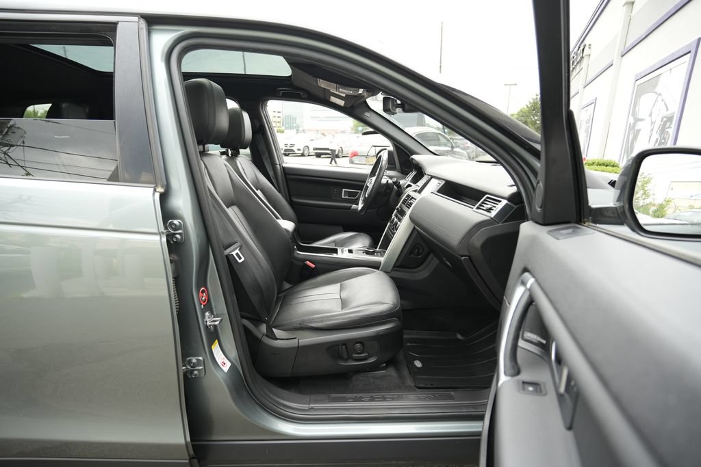 Used 2019 Land Rover Discovery Sport AWD/4WD image 34
