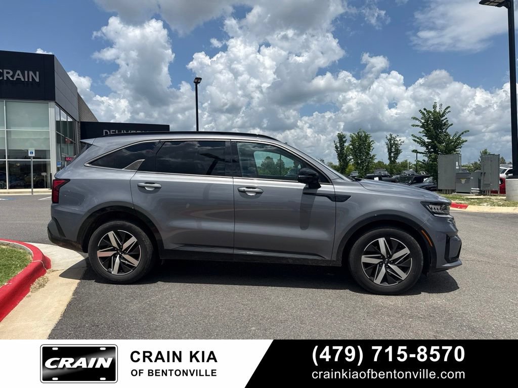 Used 2021 Kia Sorento S w/ Panoramic Sunroof Package FWD image 2