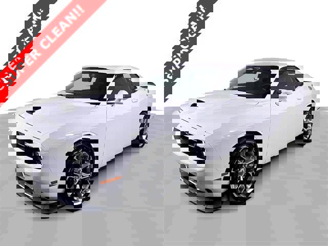 Used 2023 Dodge Challenger GT image 4