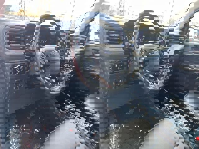 Certified 2024 Ford Maverick Lariat w/ Black Appearance Package image 24