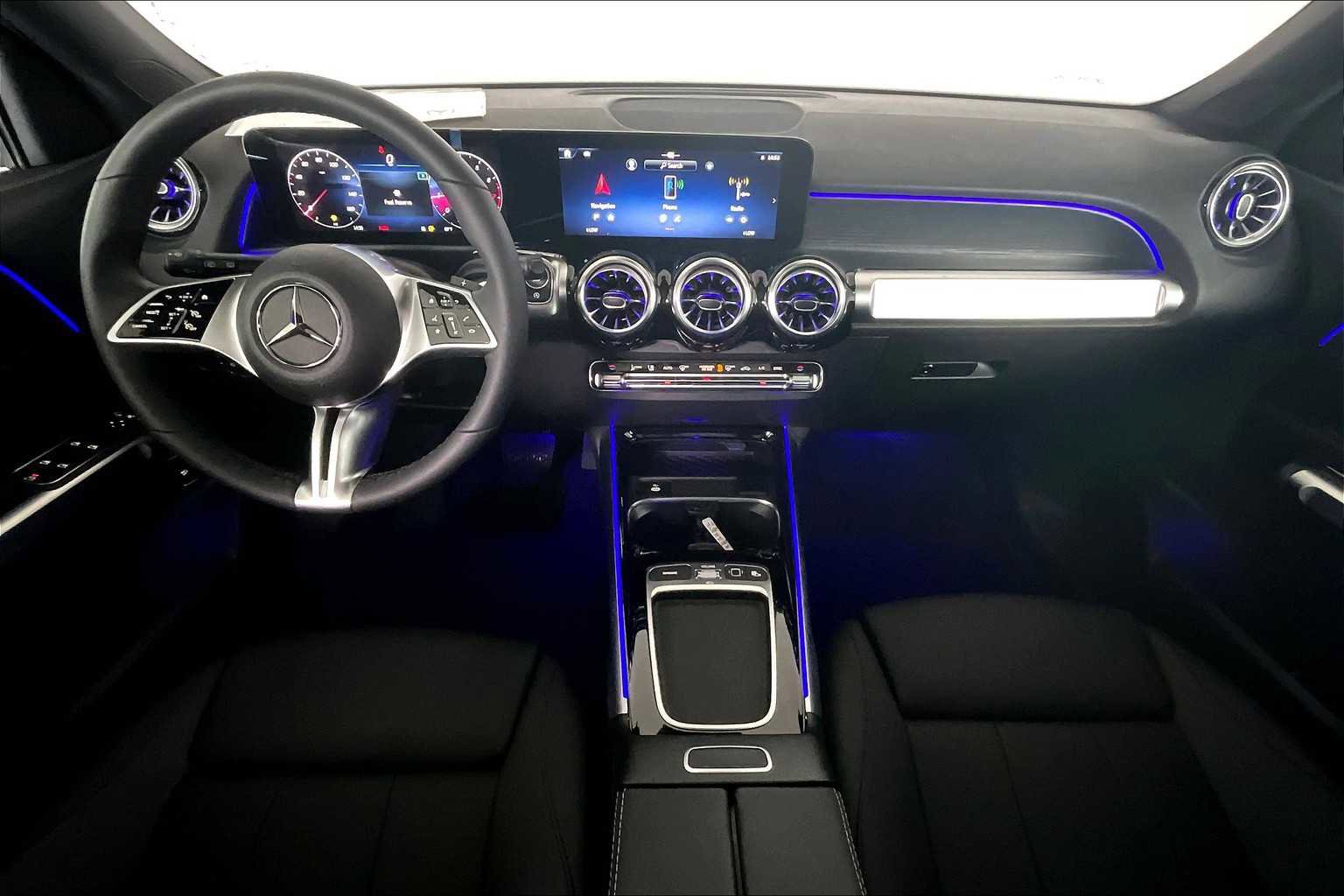 New 2025 Mercedes-Benz GLB 250 4MATIC image 8