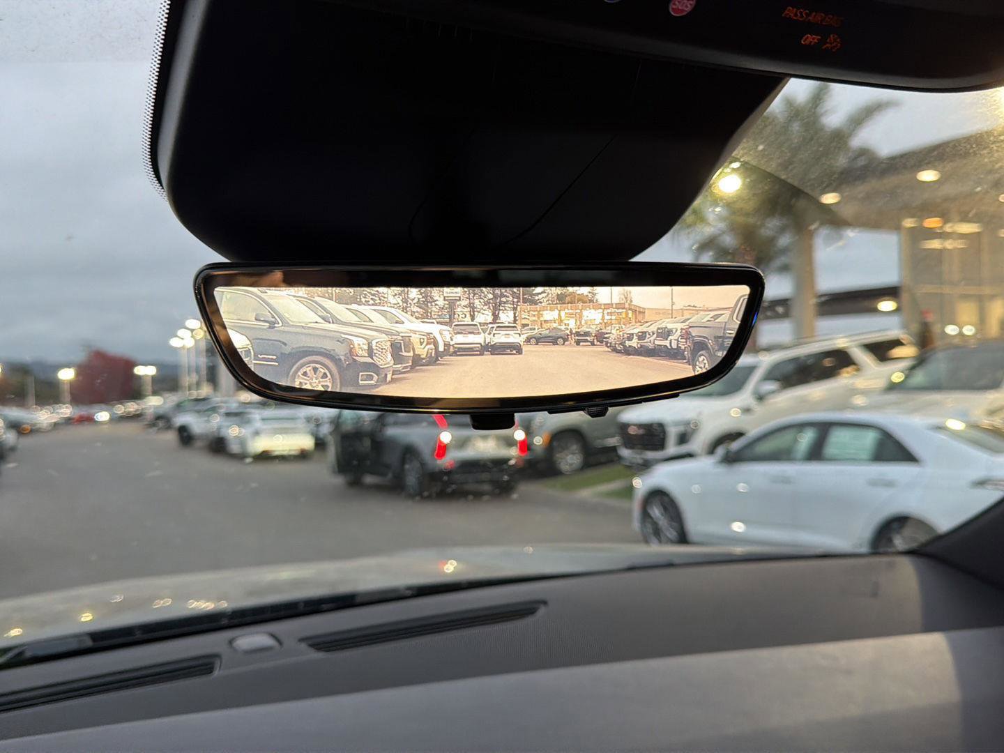 Used 2023 Cadillac Escalade ESV Premium Luxury image 12