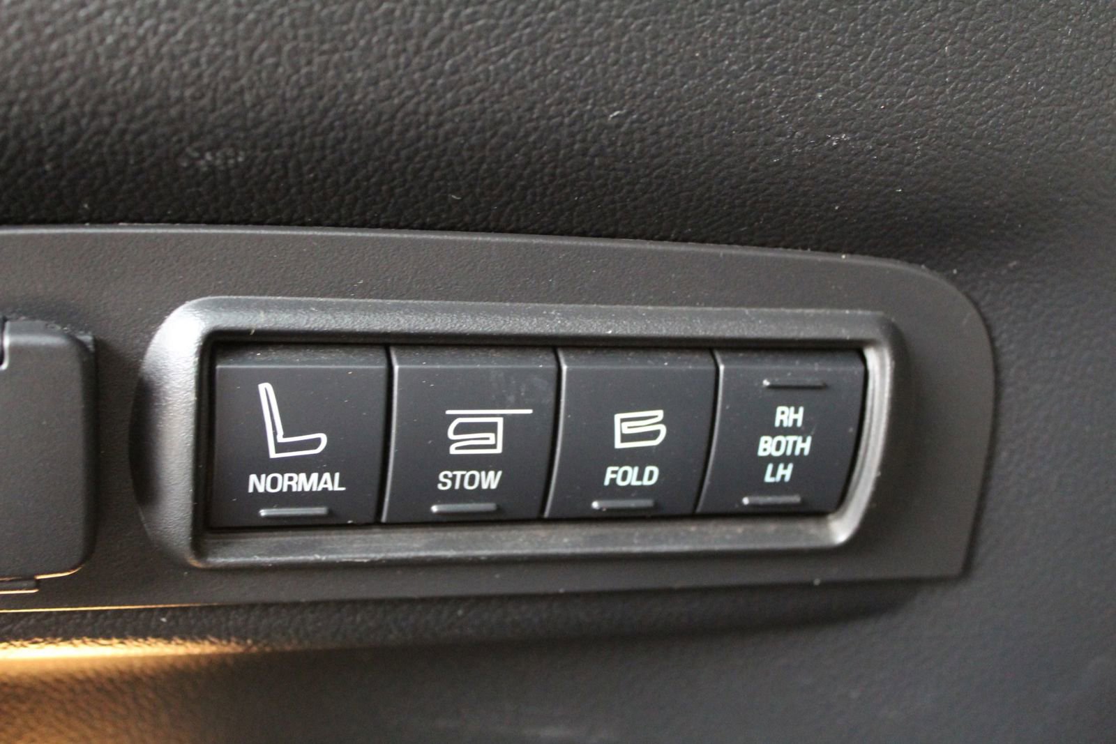 Used 2016 Ford Explorer Platinum AWD/4WD image 39