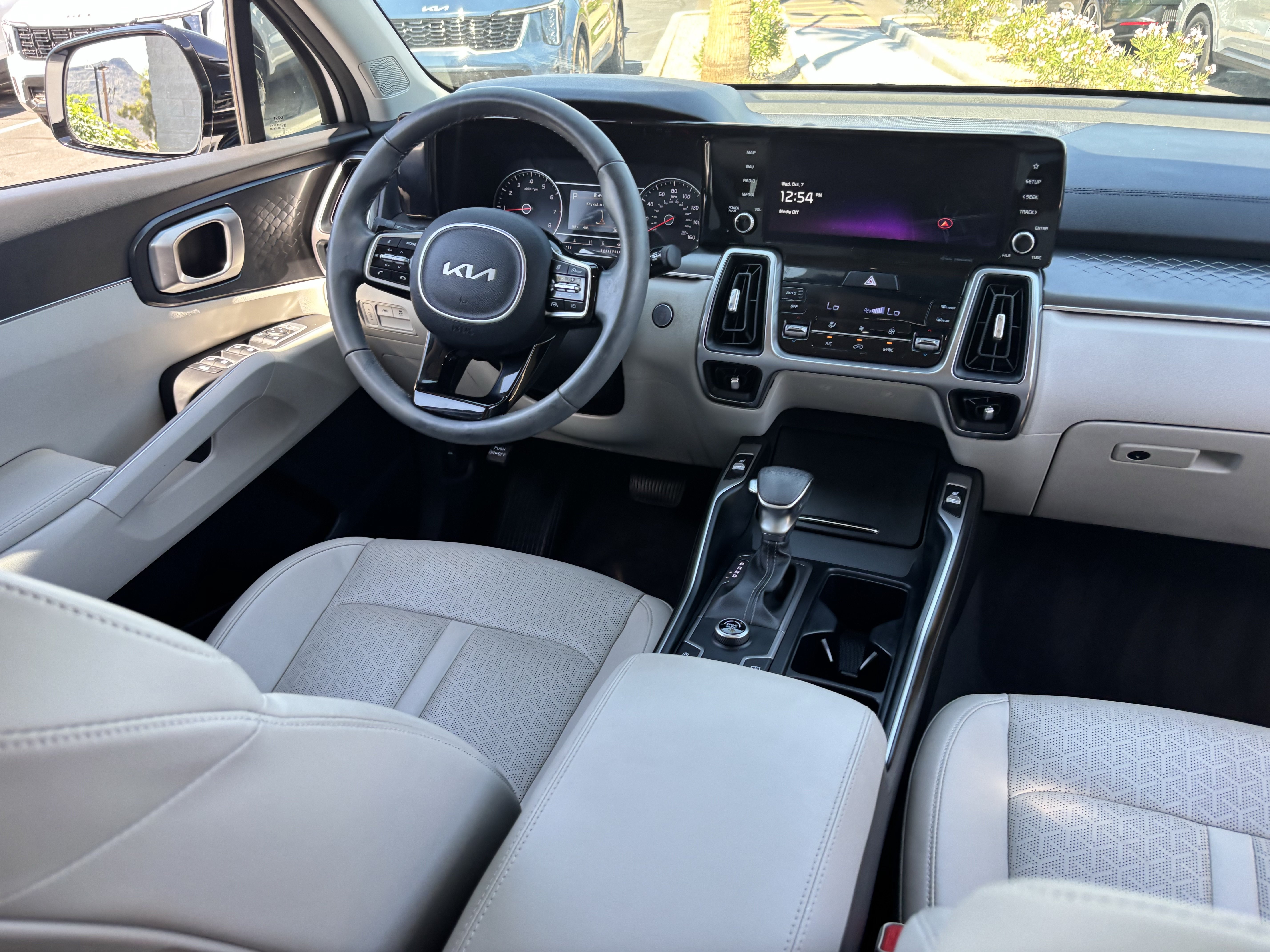 Certified 2023 Kia Sorento S w/ Panoramic Sunroof Package FWD image 12