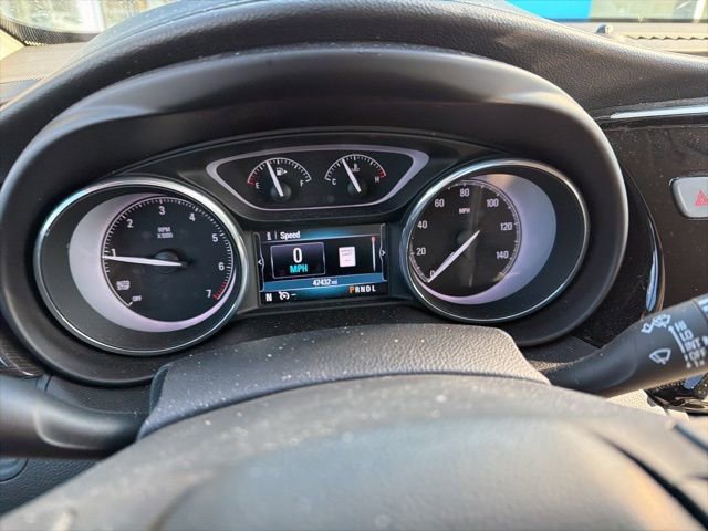 Certified 2020 Buick Envision Essence image 3