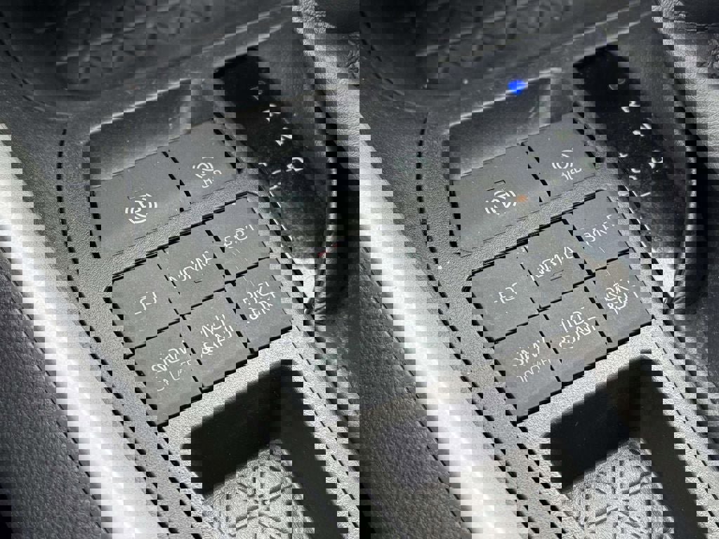 Used 2023 Toyota RAV4 XLE w/ Convenience Package image 14