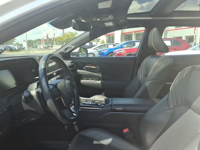 Used 2024 Toyota Crown Platinum AWD/4WD image 5
