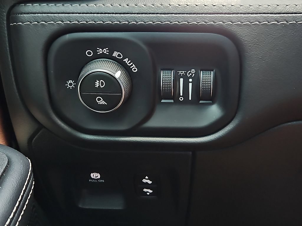 Used 2026 RAM 1500 Limited AWD/4WD image 24