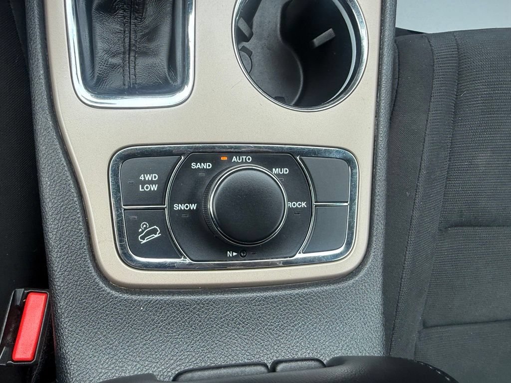 Used 2017 Jeep Grand Cherokee Laredo w/ Quick Order Package 23E AWD/4WD image 26