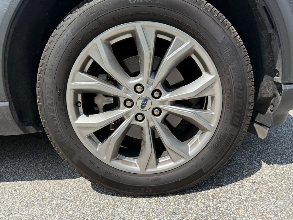 Used 2020 Ford Explorer XLT w/ Equipment Group 202A image 7