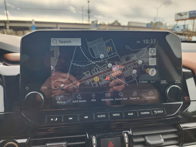 Used 2024 Nissan Pathfinder Platinum w/ Cargo Package image 23