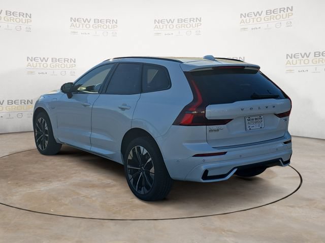 New 2026 Volvo XC60 T8 Plus w/ Protection Package Premier AWD/4WD image 3