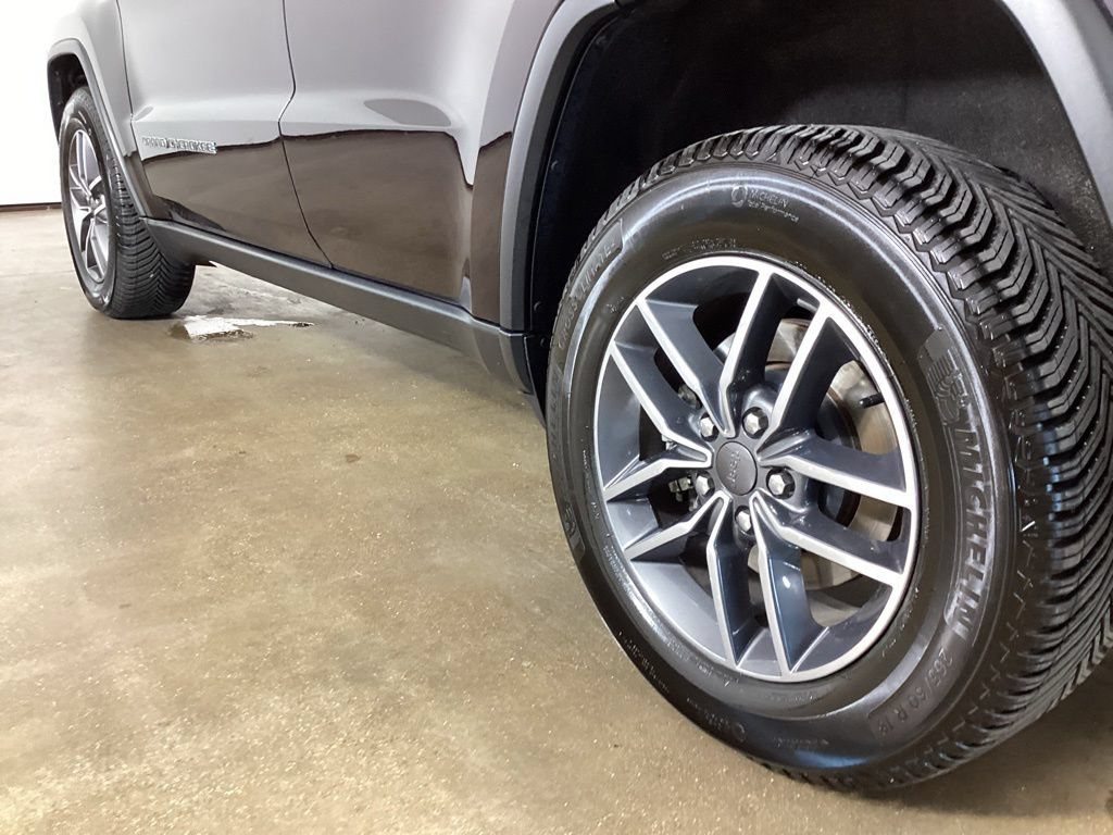 Used 2021 Jeep Grand Cherokee Limited AWD/4WD image 16