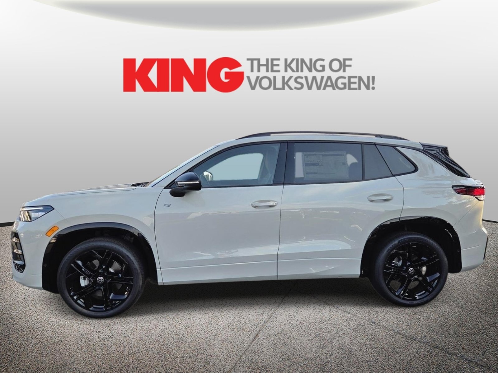 New 2026 Volkswagen Tiguan SE R-Line AWD/4WD image 7