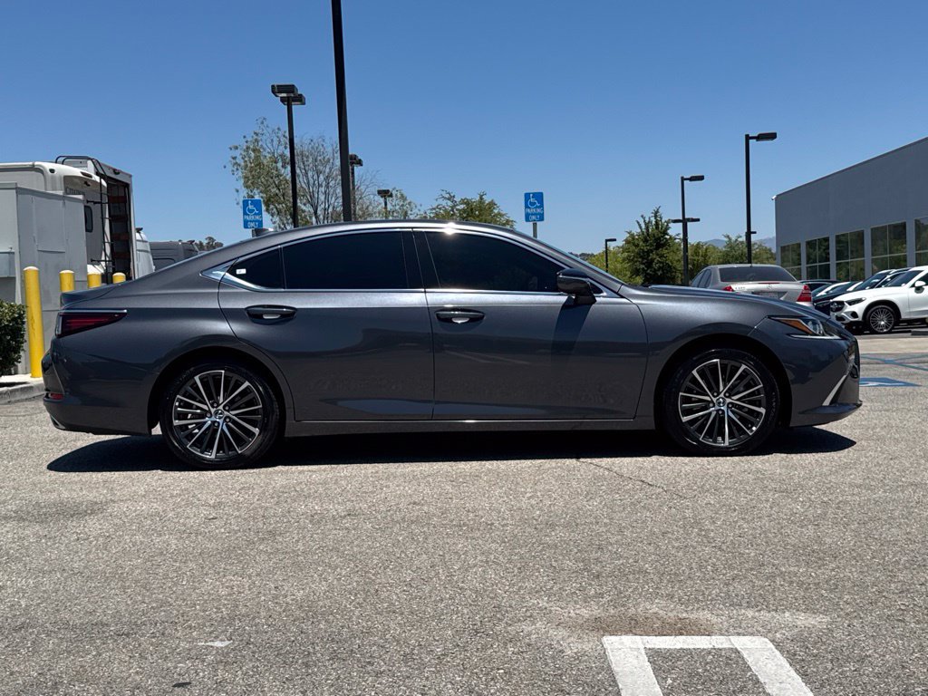 Used 2025 Lexus ES 350 w/ Premium Package FWD image 6