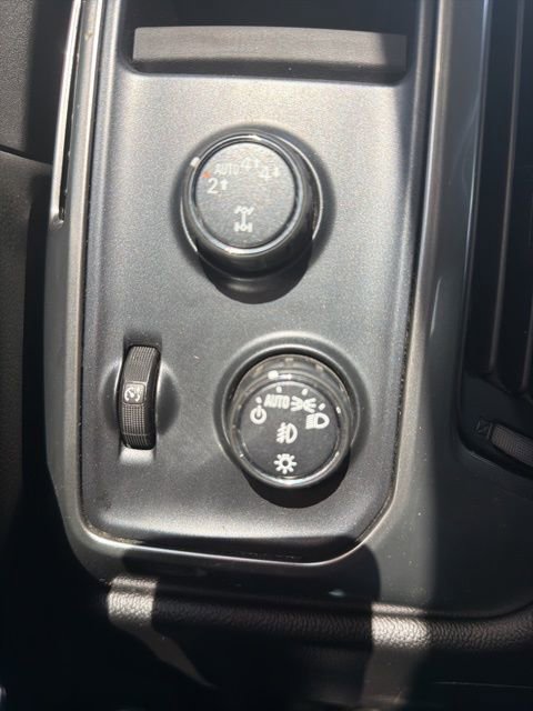 Used 2018 Chevrolet Silverado 1500 LT w/ All Star Edition image 25