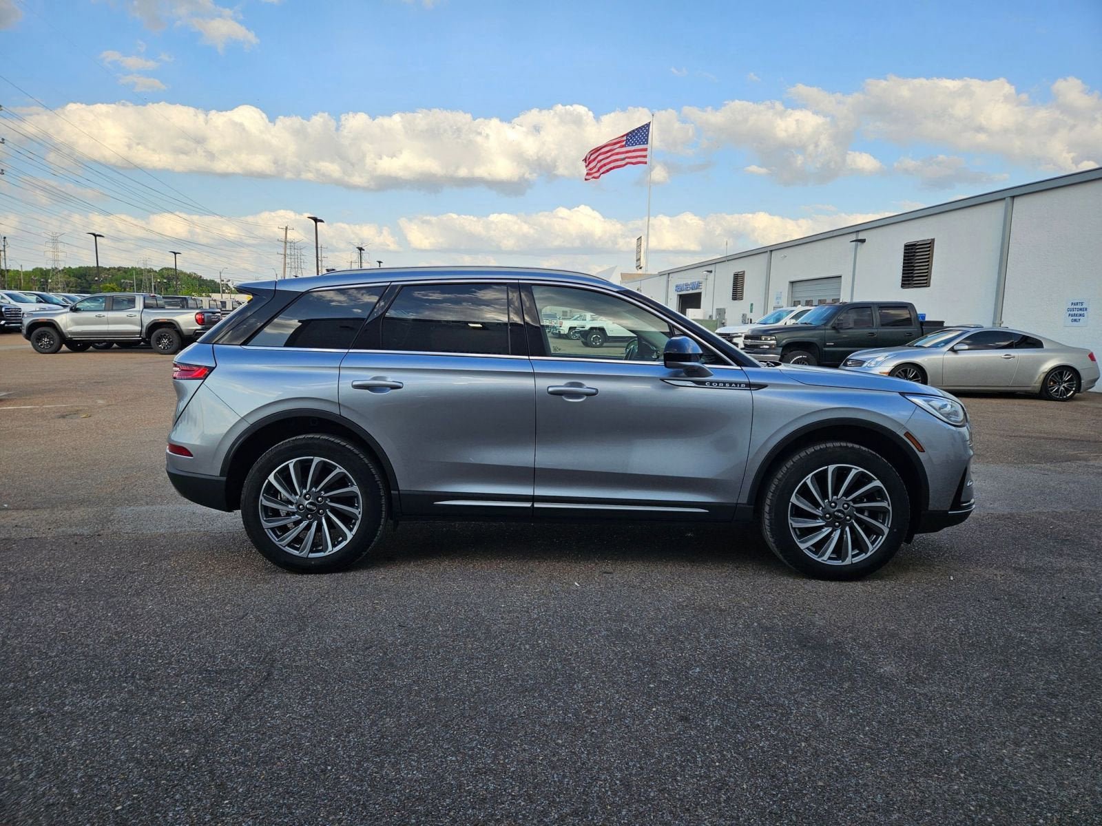 Used 2024 Lincoln Corsair Reserve w/ Towing Package AWD/4WD image 8