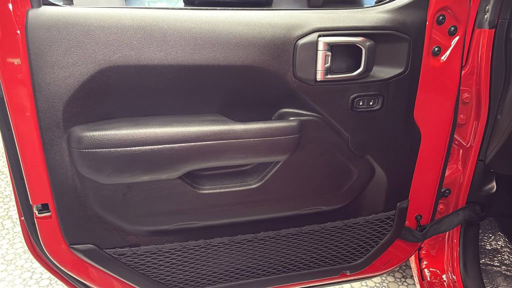 Used 2025 Jeep Wrangler Sport image 20